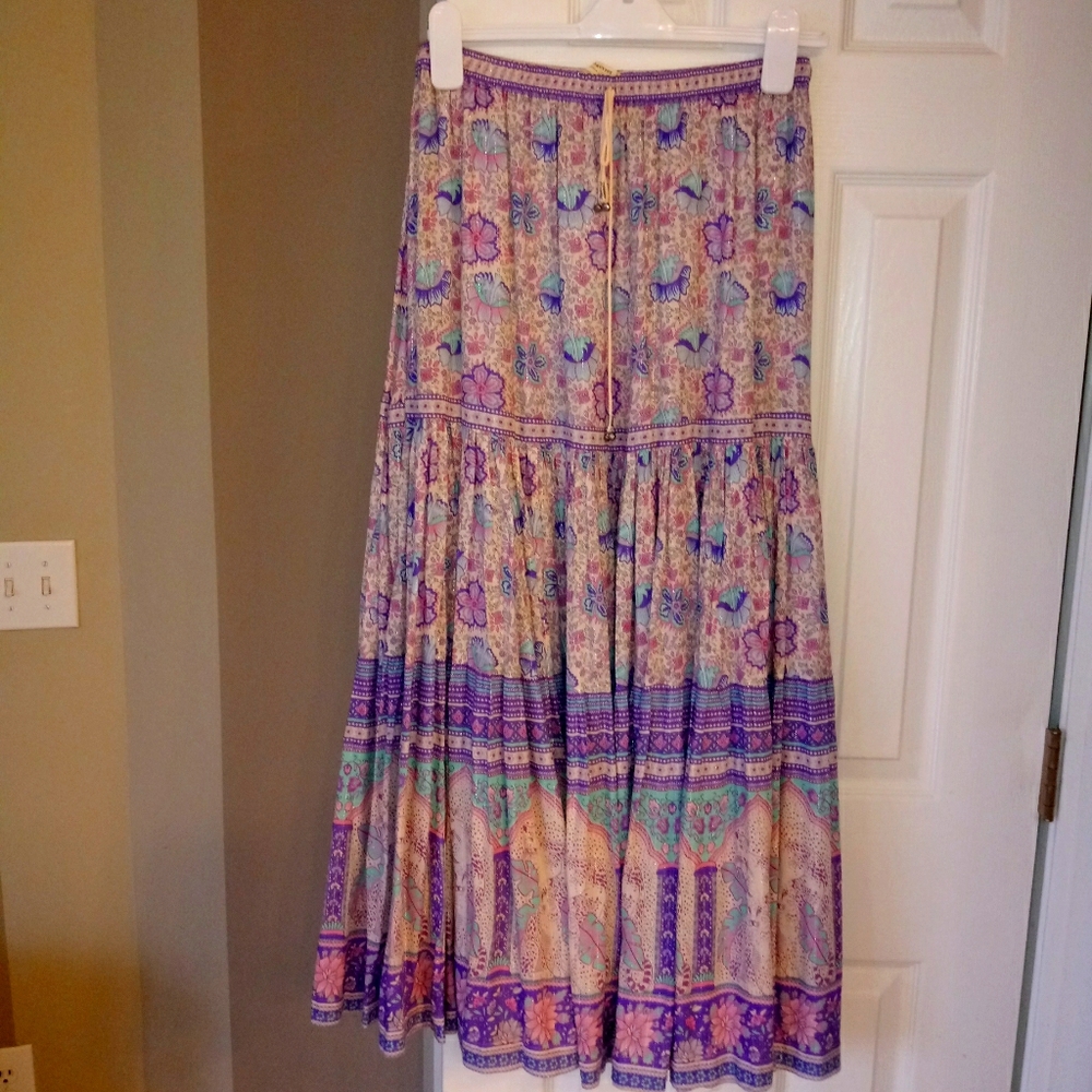 Spell Poinciana skirt size medium.